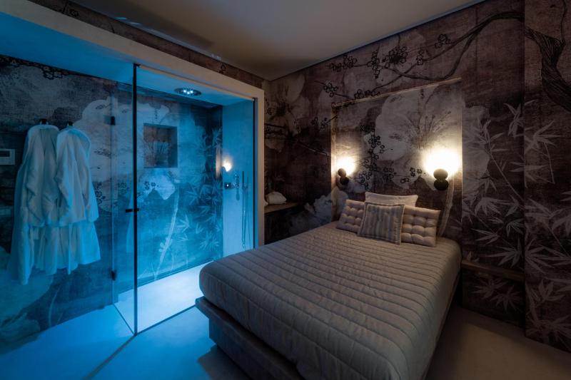 Double Room with Garden View image 4