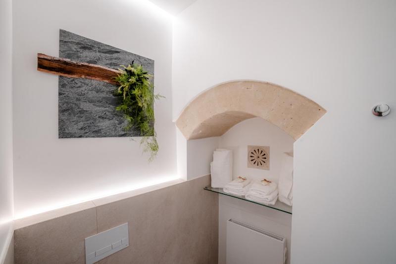 Double Room with Garden View image 3