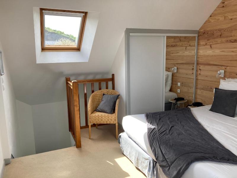 Superior King Room image 4