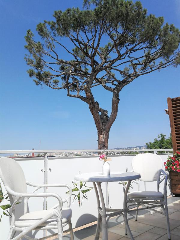 Double Room with Terrace image 4