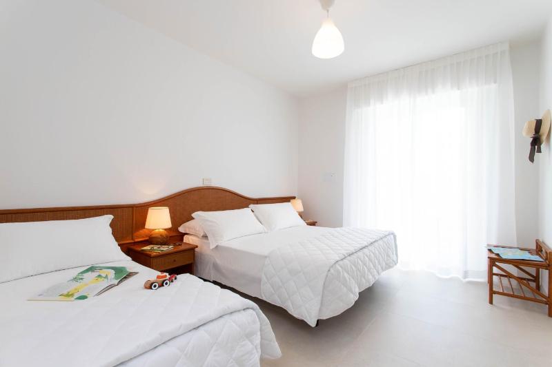 Double Room with City View image 1