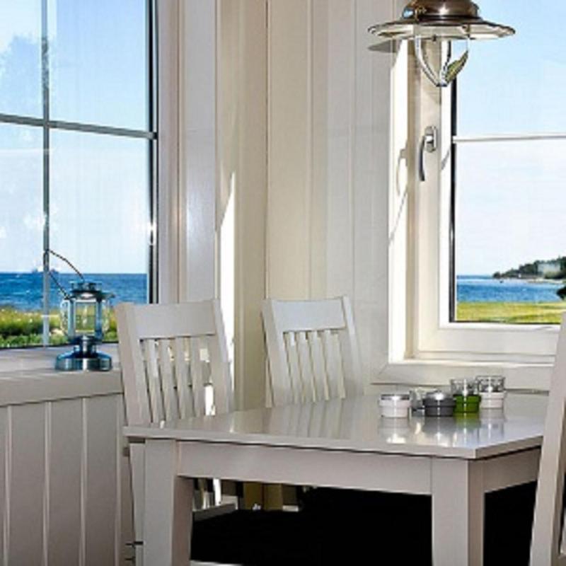 One-Bedroom Cottage Seafront image 2