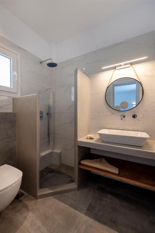 Drios Luxury Studios - image 9