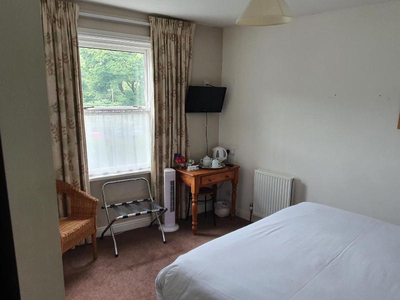 Double Room image 3