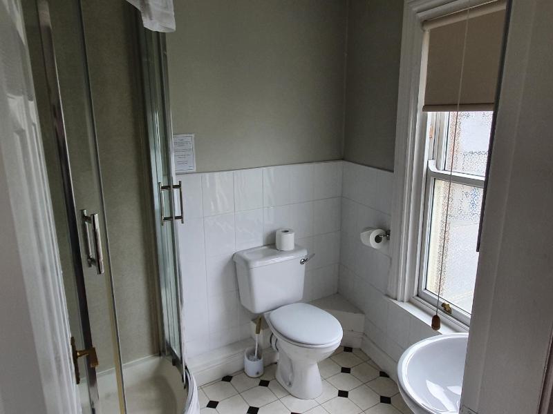 Double Room image 2