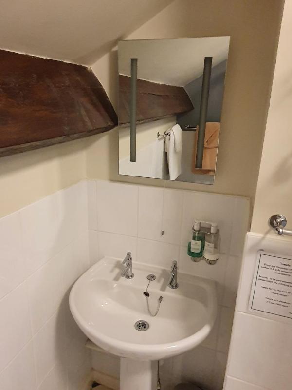 Double Room image 4