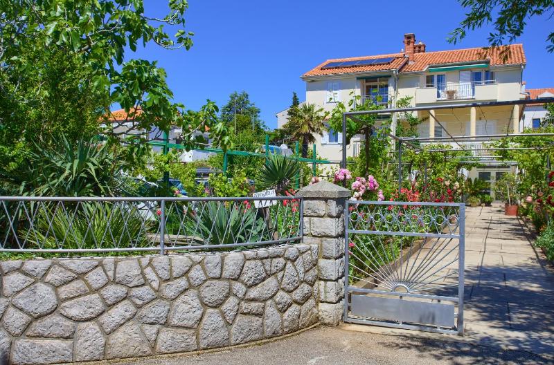 Apartment - Split Level image 2