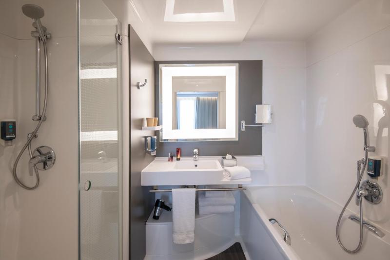 Superior Suite image 4