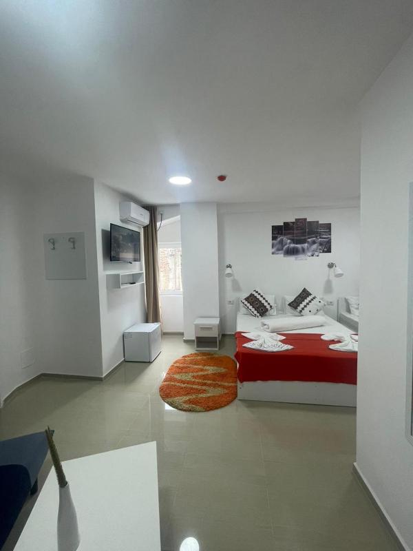 Superior Triple Room image 3