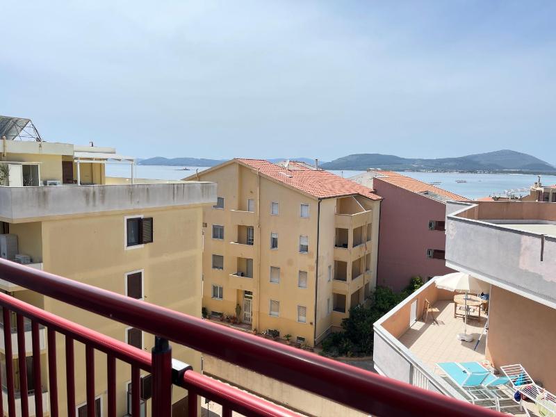 Double Room with Balcony and Sea View image 3