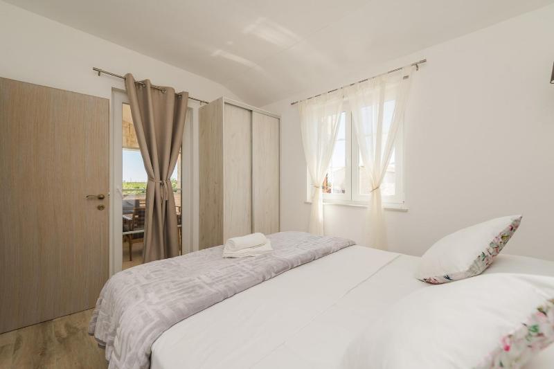 Villa Stancija Privlaka 1 with heated pool - image 21