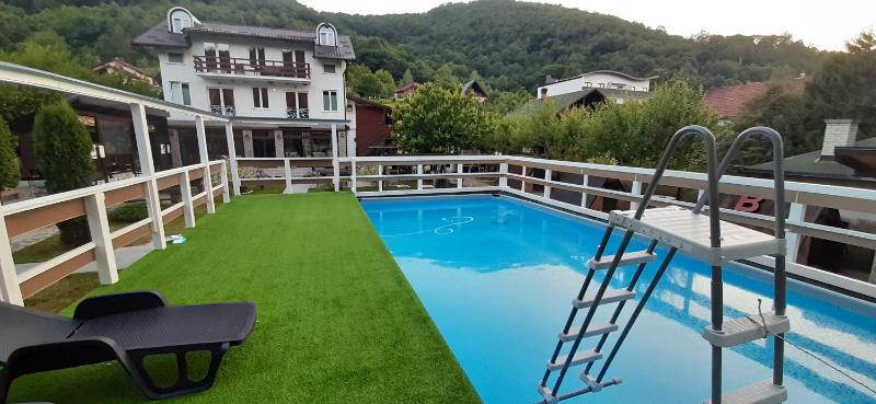 Double Room with Lake View image 2