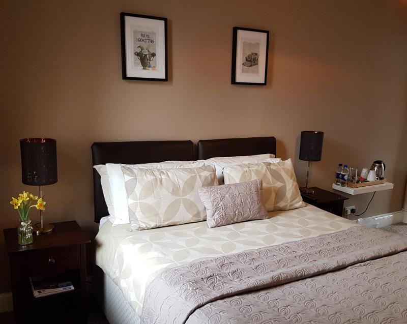 Double or Twin Room image 2