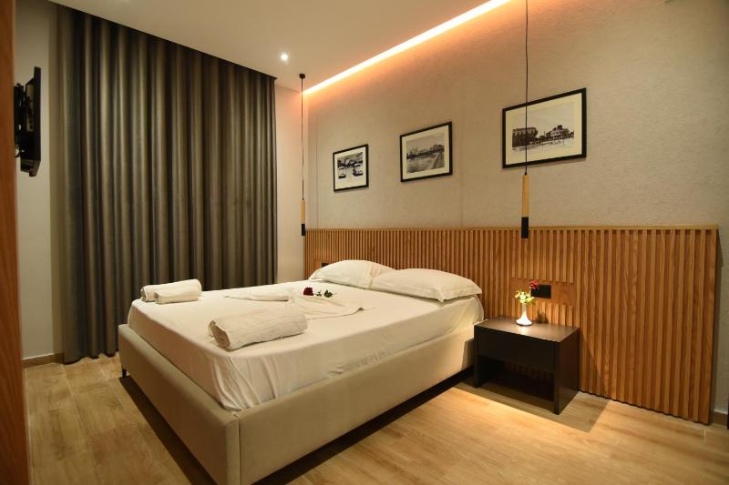 Deluxe Family Room image 1
