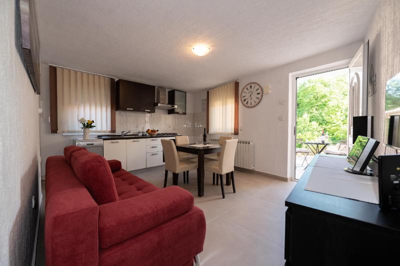 Apartment image 2