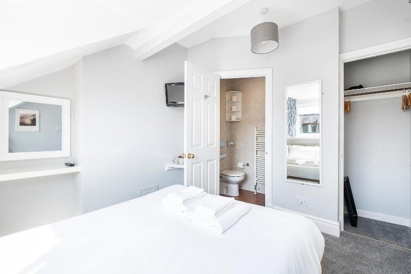 Cragwood Guest House - image 18
