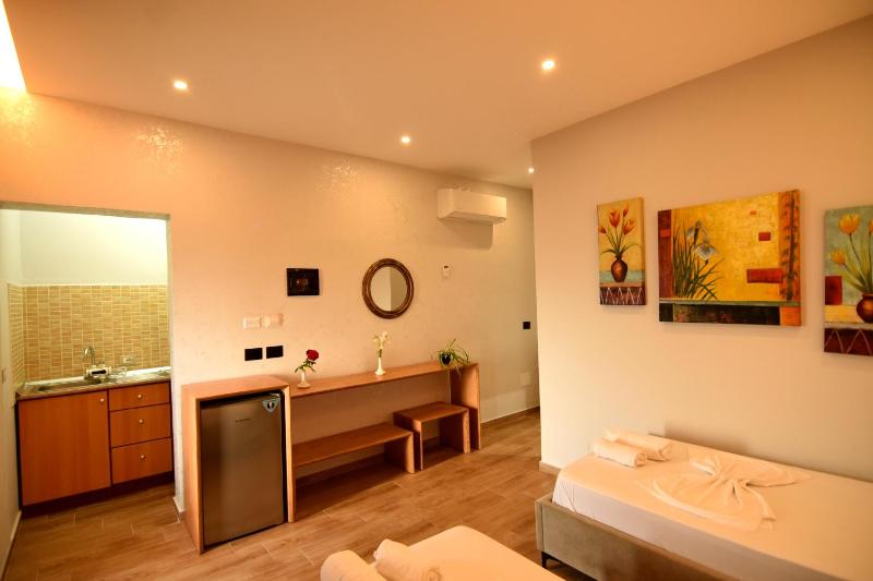 Deluxe Family Room image 3