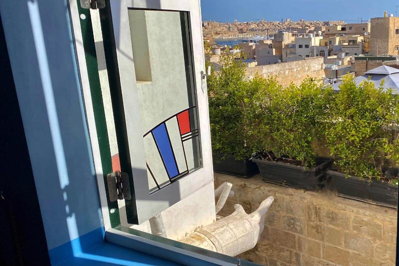 Double Room with Sea View image 2