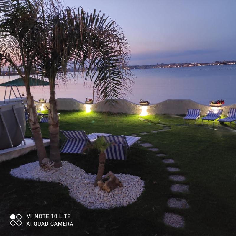 Casa con piscina e vista mare dal giardino - image 31