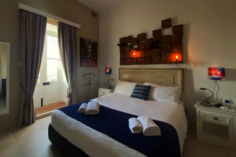 Superior Double Room with Terrace and Sea view  image 3