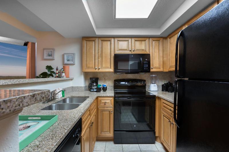 Two-Bedroom Suite with Ocean View image 2