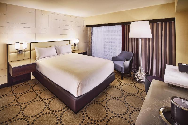 Mountain Tower Deluxe Room, 1 Queen Bed, Non-Smoking