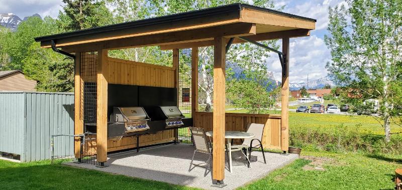 Sunset Resorts Canmore and Spa - image 39