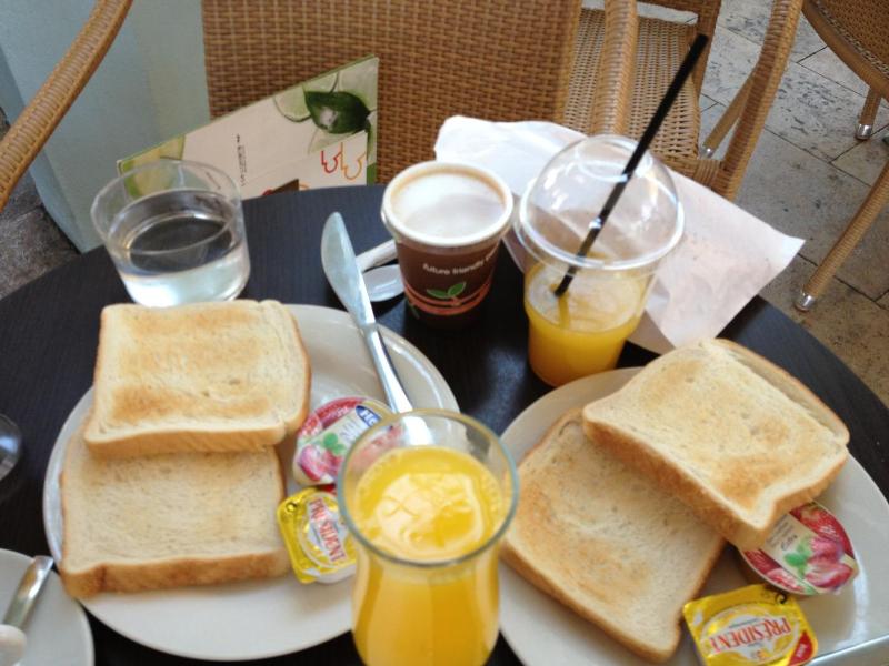 Standard Double Room With External Private Bathroom image 4