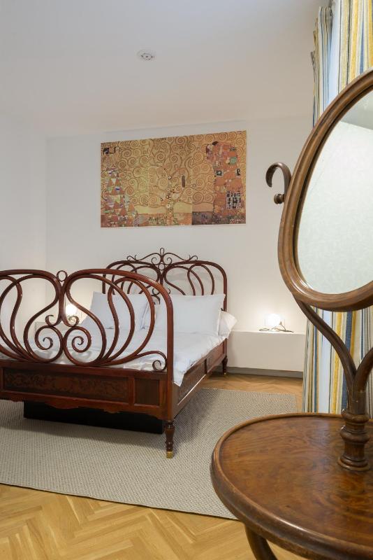 Classic Suite image 2