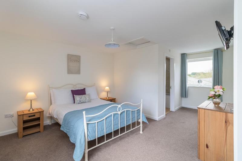 Three-Bedroom Holiday Home  image 3