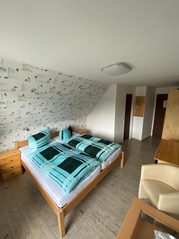 Double Room with Balcony image 4