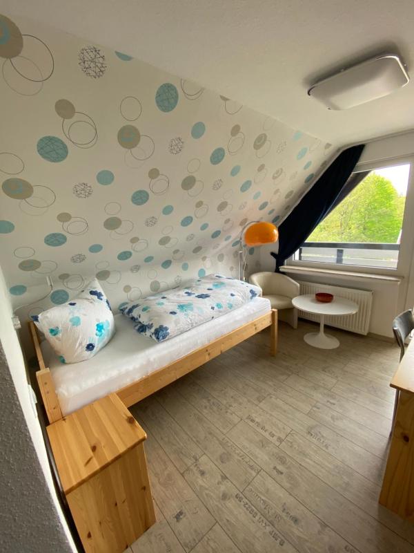 Single Room with Balcony image 3
