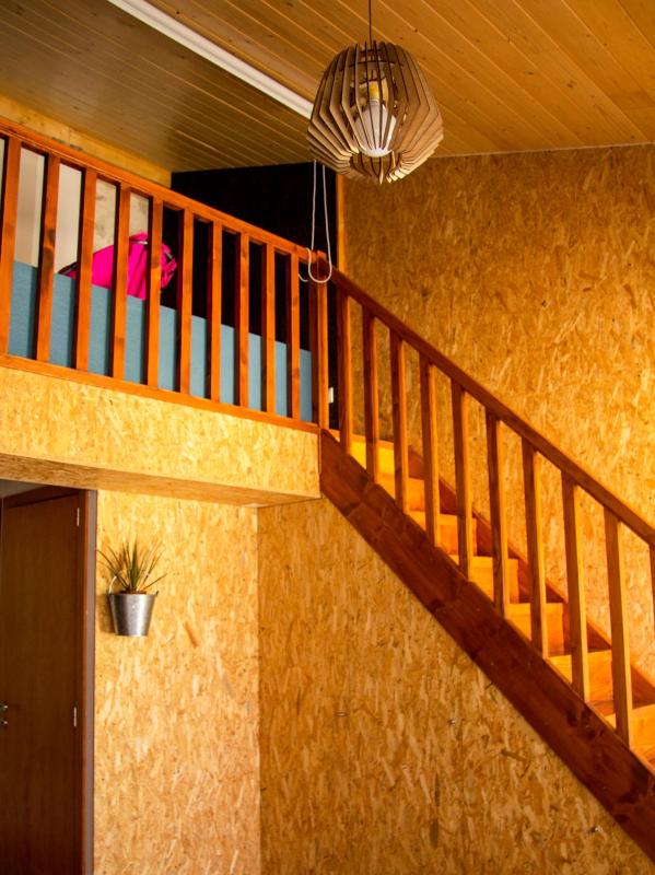 Large Family Room image 3