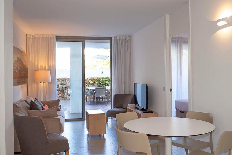 Apartment with Terrace image 4