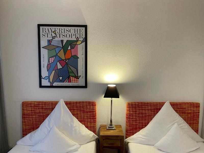 Double Room image 4