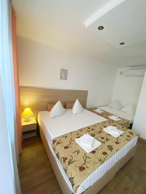 Quadruple Room image 1