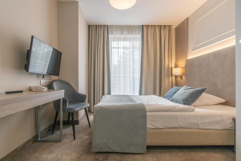 Standard Double Room image 4