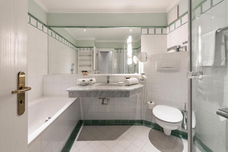 Superior Double Room image 2