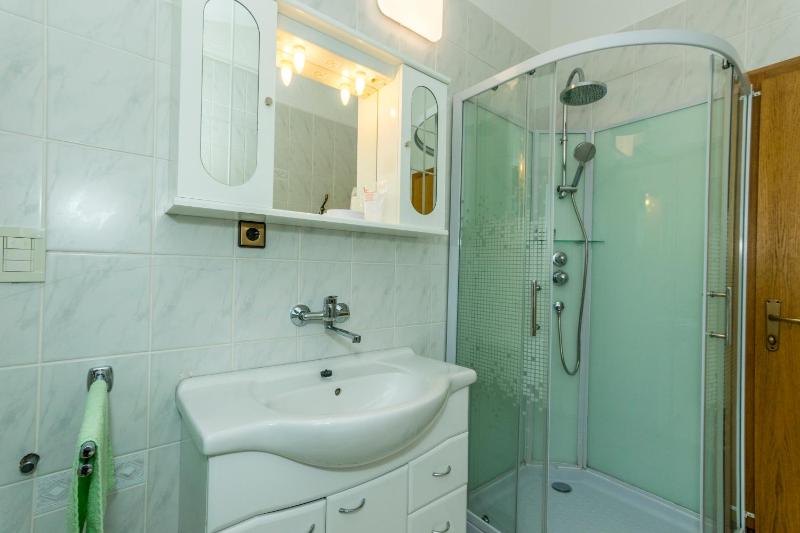Apartment with Balcony and Sea View image 4