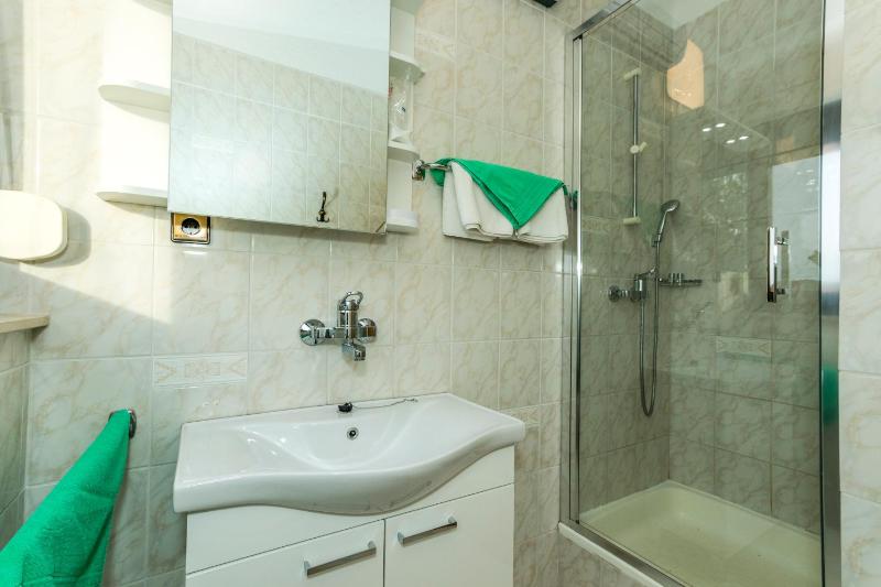 Double Room with Sea View image 4
