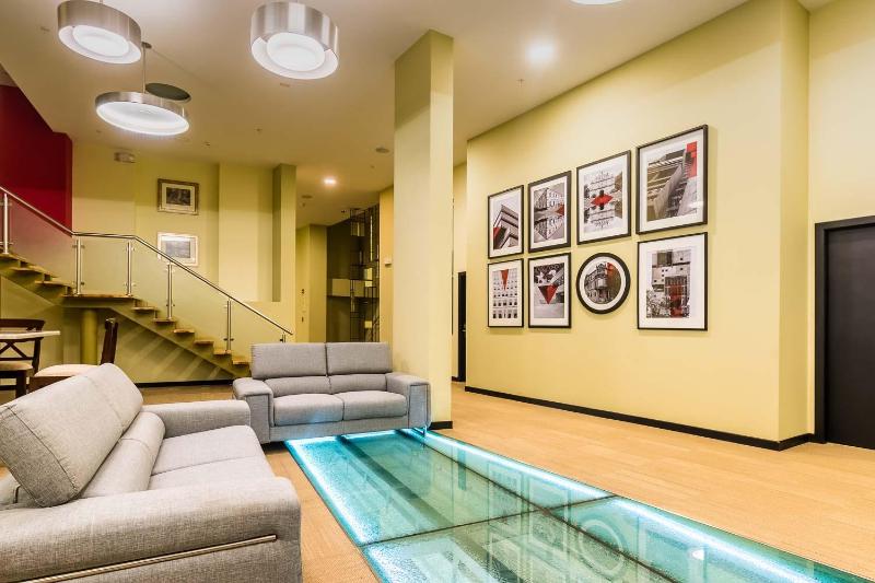 Urban Green Hotel & Suites - image 8