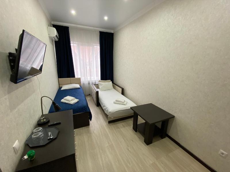 Family Suite with Balcony image 2
