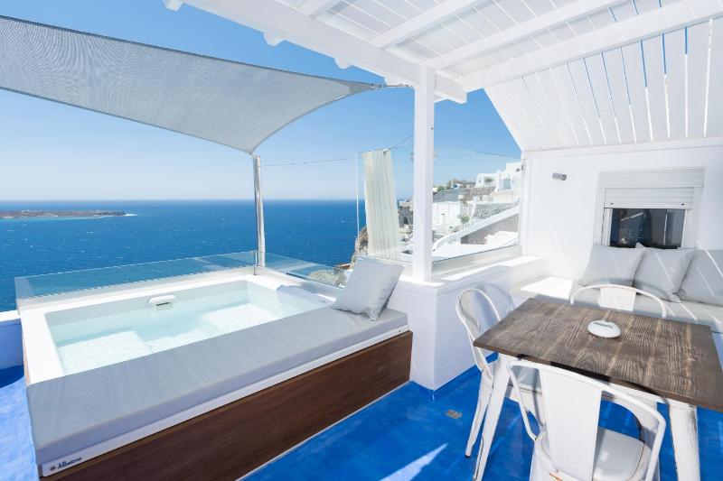 Hyperion Oia Suites - image 20