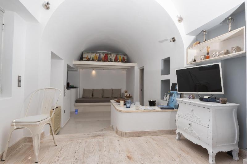 Hyperion Oia Suites - image 44