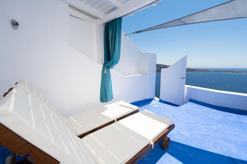 Hyperion Oia Suites - image 28