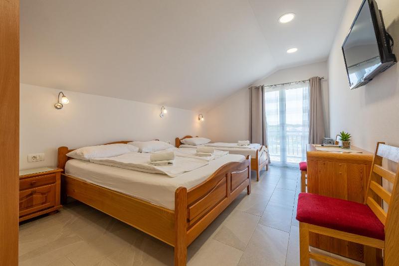Triple Room image 2