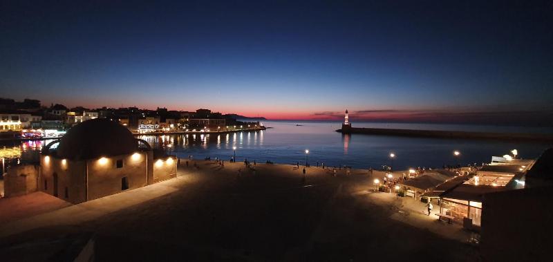Deluxe Double or Twin Room with Sea View image 4