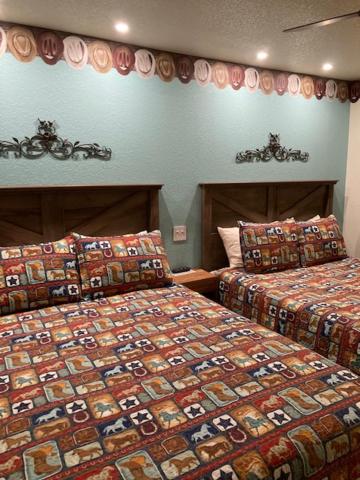 Deluxe Double Room with Bath image 4