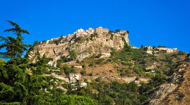 Hotel Condor - image 2