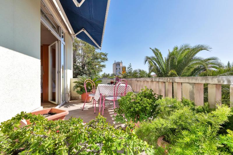 Studio with Terrace image 2